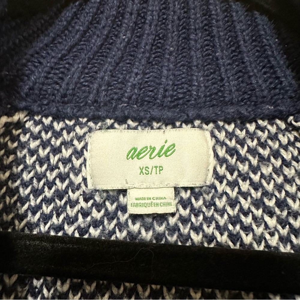 Aerie Festive Vibes Quarter Zip Love Fair Isle Sweater Womens XS Blue - Picture 4 of 7